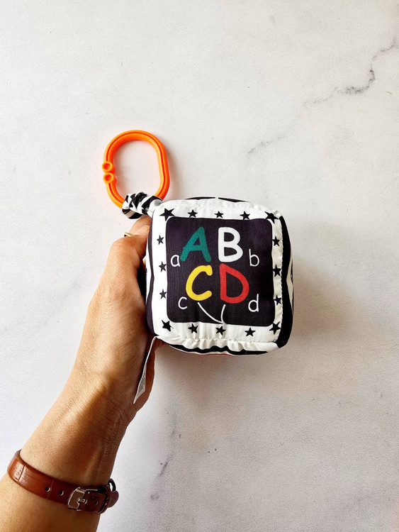 آویز پارچه ای