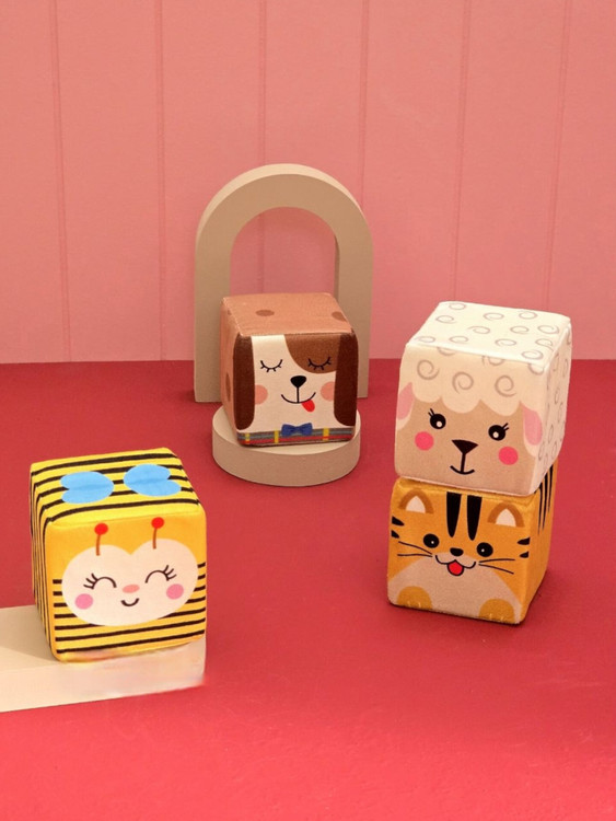 مکعب پارچه ای